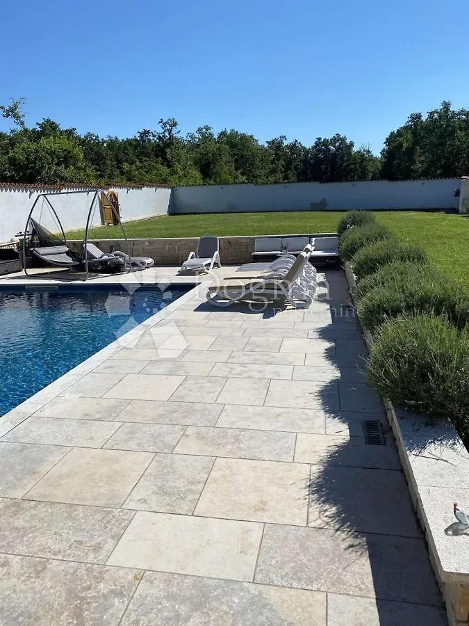 Гостевой дом Отель Istrian House With Private Pool Ловречица
