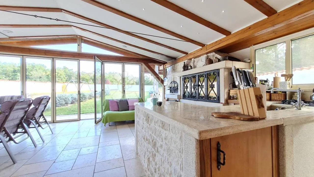 Отель Istrian House With Private Pool Ловречица 0*,  Хорватия